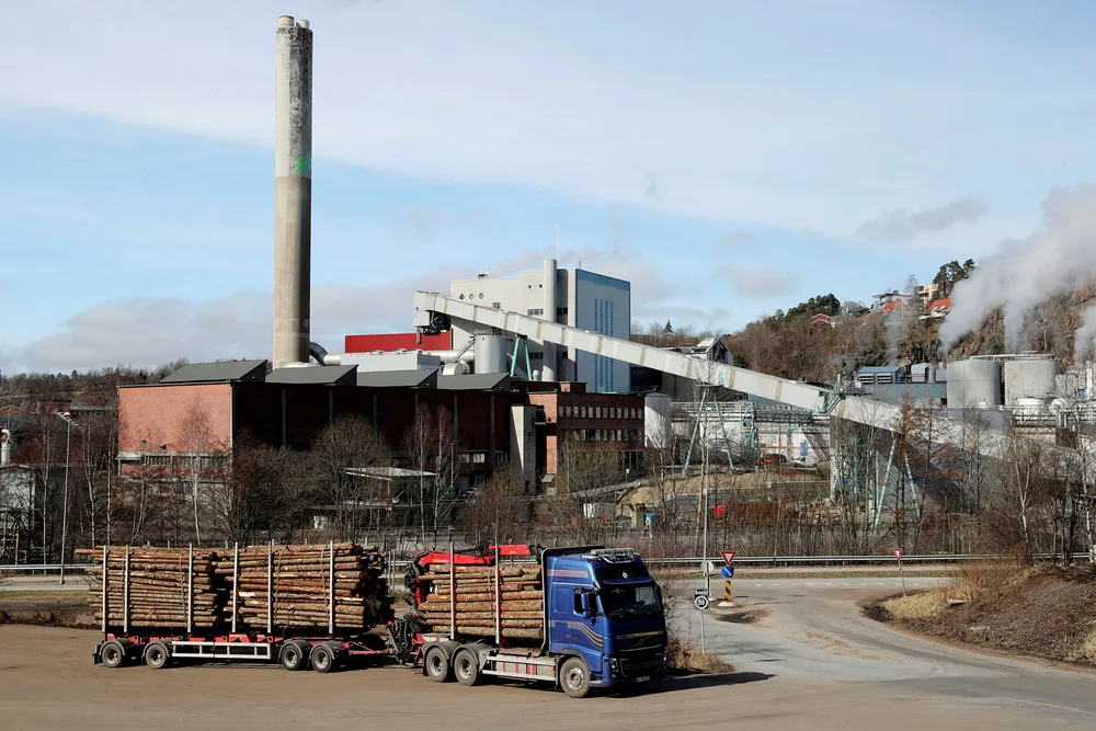 Norske Skog skyver på nok en rentebetaling. To millioner euro skulle vært betalt til søndag. Foto: Vidar Ruud/NTB Scanpix
