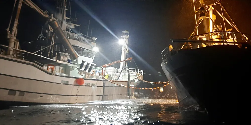 Midsund-båtene «Marie» (tv) og «Vestøy» var blant de siste som gjorde seg ferdig med 2022-kvoten på Kvænangen. Da hadde Nygård-rederiet ventet forgjeves på Fiskeridirektoratets behandling av en klage på avslag om å bruke førstnevnte som erstatningsfartøy for «Vestøy» som lå hjemme med RSW-havari. Rederiet kunne imidlertid ikke vente lenger på svar, og gikk nordover med begge båtene og fisket med «Vestøy» og førte fangsten til mottak med «Marie».