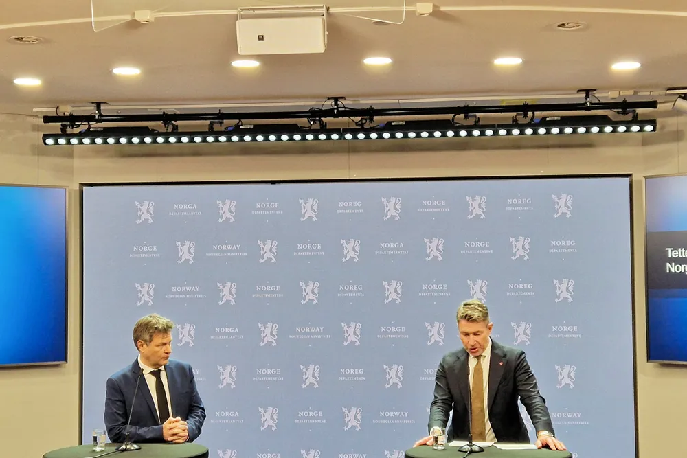 In the spotlight: German Economics & Energy Minister Robert Habeck (left) and Norwegian Minister of Petroleum & Energy Terje Aasland at the event in Oslo.
