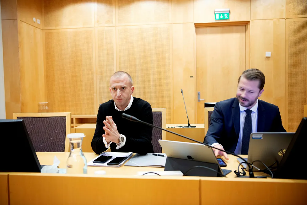 Gunnar Greve (til venstre) har gått til sak mot sin tidligere forretningspartner Gilbert Lunde for å få kjøpe sistnevntes aksjer i Mer Group as for snaut 400.000 kroner. Her med sin advokat Håkon Berge.