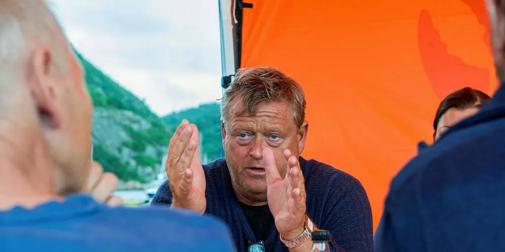 SVARER: – Nok en gang er Senterpartiet tydelige på at de er imot. Men hva er dere for? spør fiskeri- og sjømatminister Harald T. Nesvik (Frp).Foto: Ola Sand