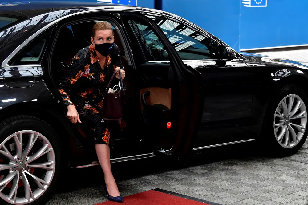Danmarks statsminister, Mette Frederiksen, ankommer EU-toppmøtet i Brussel søndag.