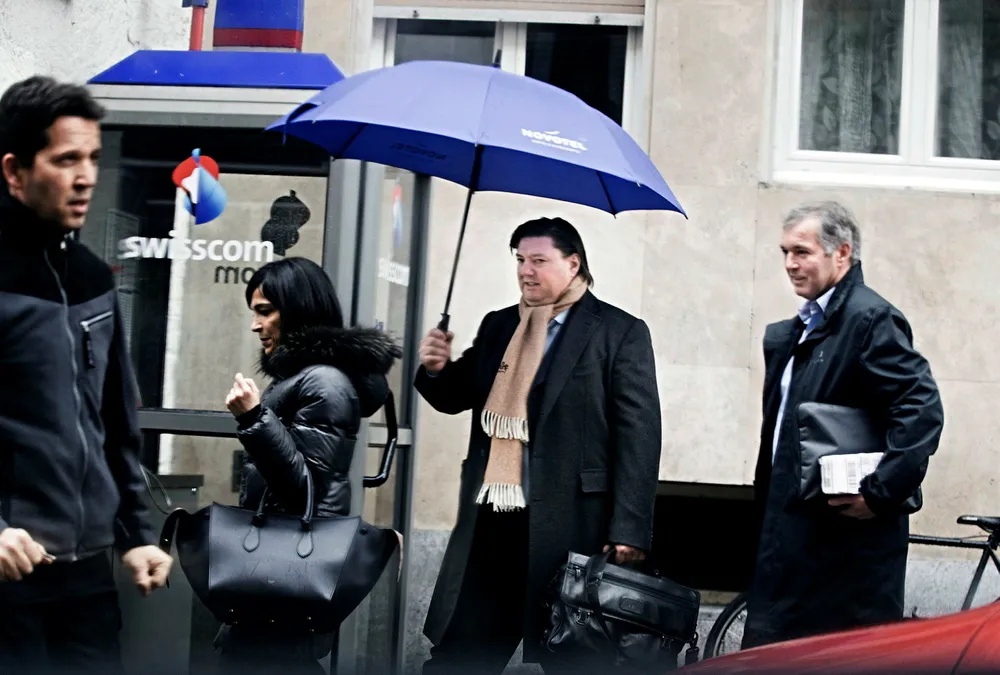 Jostein Eikeland og Per Dybwad (til høyre) i forbindelse med Alevos generalforsamling på Hotel Novotel i Genève i mars i år. Foto: Fredrik Solstad