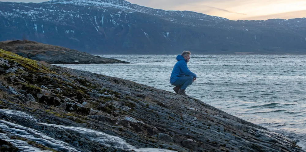 Fiskeriminster Bjørnar Skjæran (Ap) slipper å sitte utenfor i kulda på julaften.