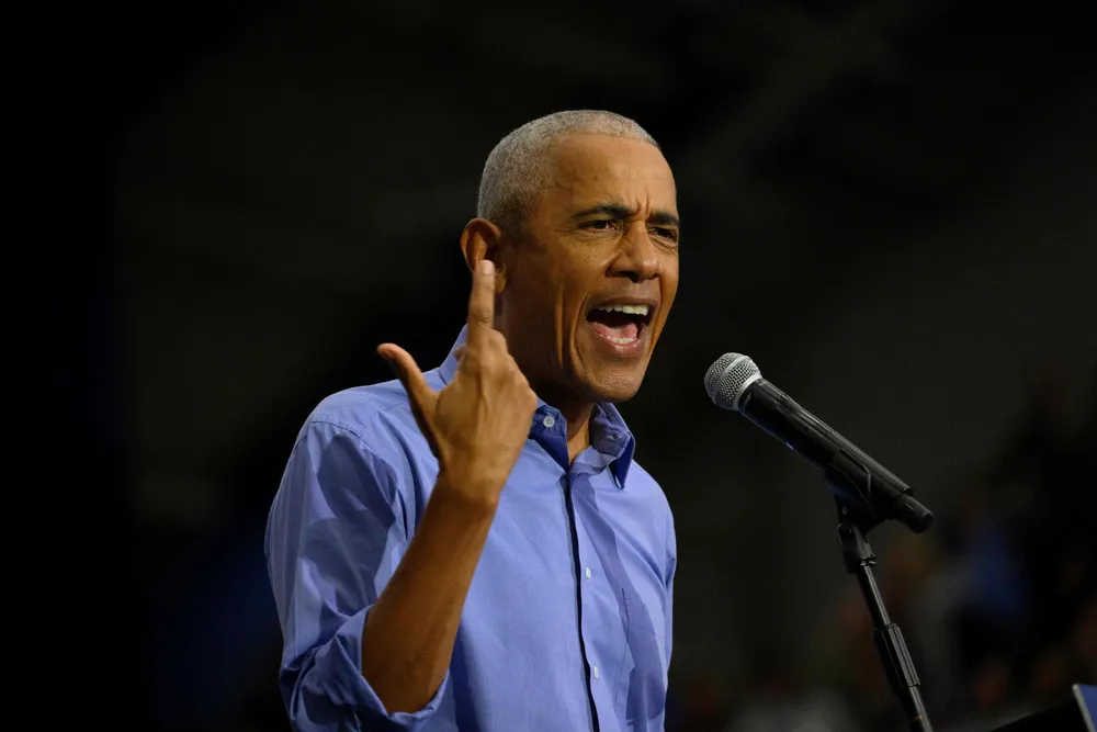 Torsdag sto den tidligere presidenten, som er kjent for sine taler, på scenen i den viktige vippestaten Pennsylvania for å motivere folk til å stemme på Kamala Harris.