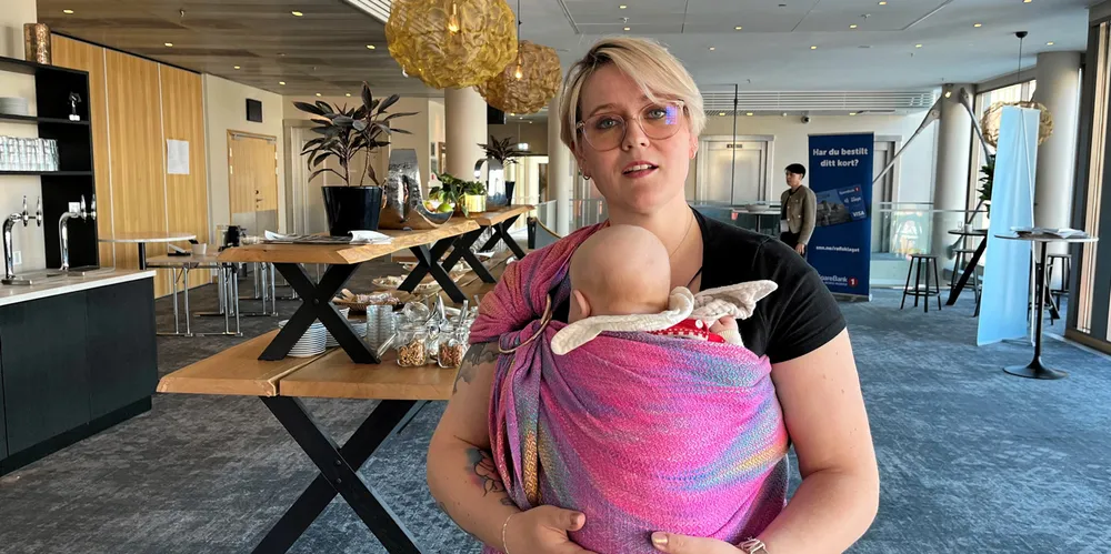 Alice Helleberg reiser på fiske neste måned. Da er sønnen bare 4,5 måneder gammel.