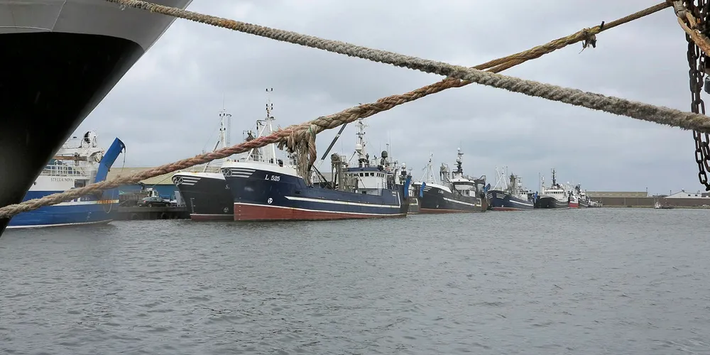 FORTØYD: Danske pelagiske trålere kan risikere å måtte ligge fortøyd til kai dersom britene gjør alvor av å stenge danske båter ute av britisk sone etter nyttår.