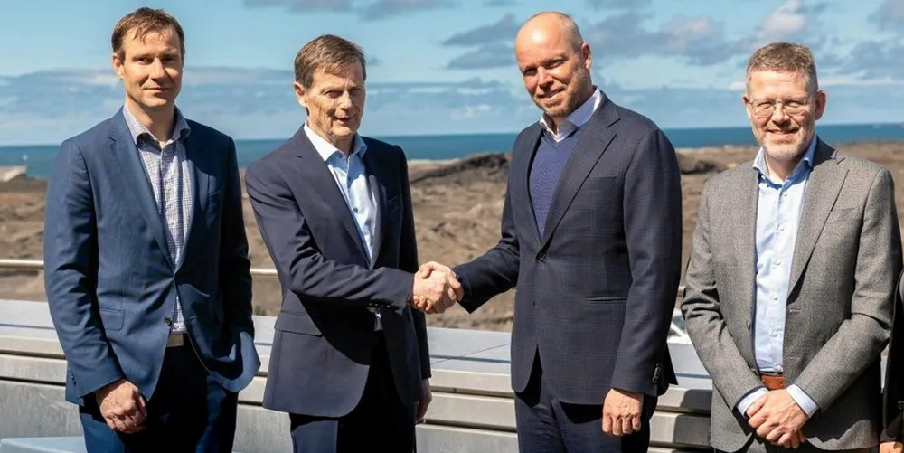 Samherji CEO Thorsteinn Mar Baldvinsson, HS Orka Tomas Mar Sigurdsson, Samherji MD Jon Kjartan Jonsson and HS Orka MD of Strategies Jon Asgeirsson signed the initial deal in 2021.