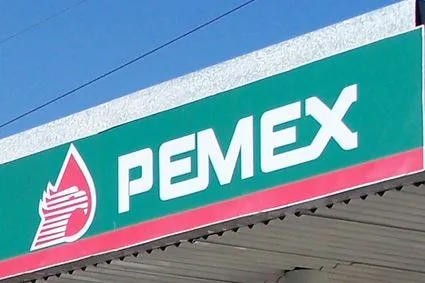 Moody's cuts Pemex rating
