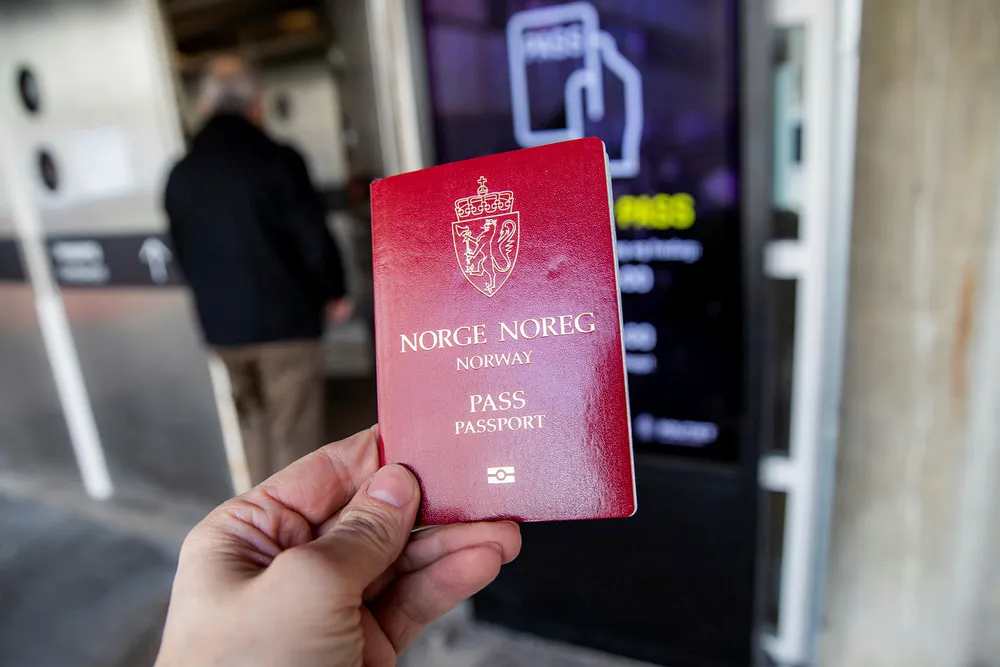 Nesten 40.000 flere enn i fjor har bedt politiet om pass.