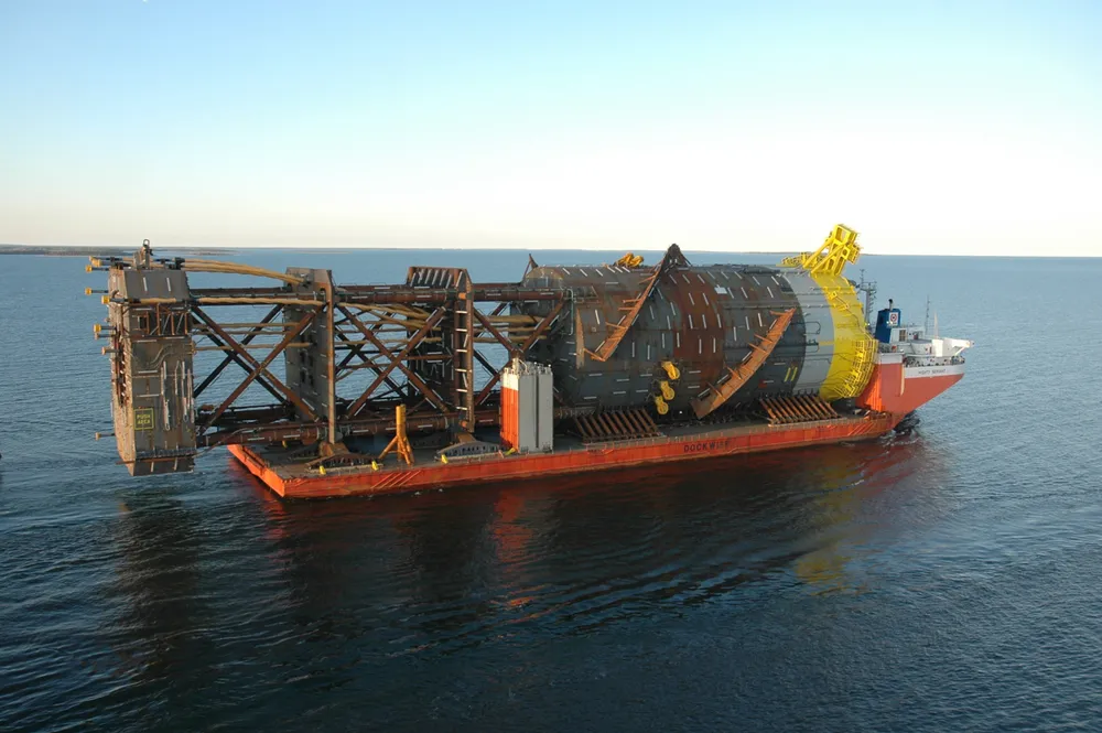 Shell: Perdido spar hull