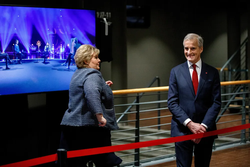 I en ideell valgkamp ville vi sett at fakta råder og verdispørsmål diskuteres fordomsfritt og åpent, skriver Knut Bergo. Statsminister Erna Solberg og opposisjonsleder Jonas Gahr Støre.