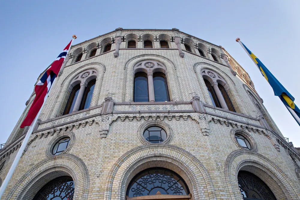Veksten i kommunikasjonsavdelingene fikk klar virkning på elitenes egne strategier for å bruke mediene indirekte i lobbyvirksomhet, skriver artikkelforfatterne.
