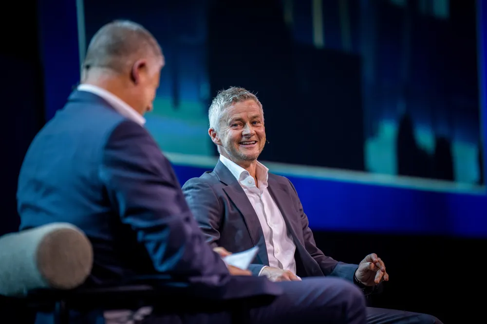 Tidligere fotballspiller og trener Ole Gunnar Solskjær og næringslivsleder Jacob Schram snakker om talent management under Oslo Business Forum på Nova Spektrum i Lillestrøm.