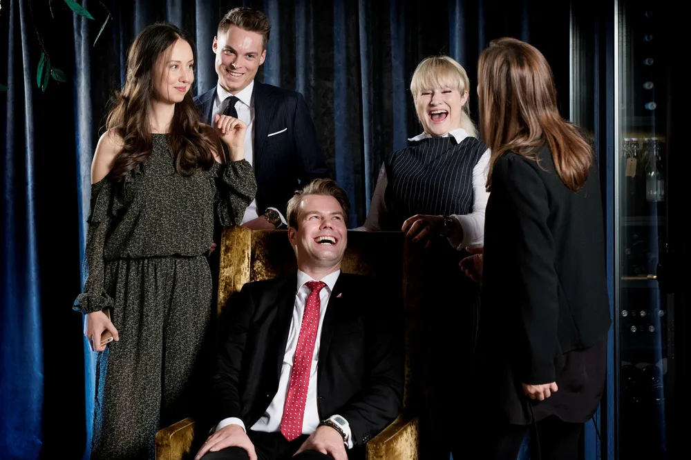 Arvingene har kommet frem i rampelyset på ulike tidspunkt i livet. Senest ute er Lars Ola Kjos (i midten), som ikke har vært med i et personlig intervju tidligere. Her med Gustav M. Witzøe (fra venstre), Sasha Siem, Katharina G. Andresen og Anette Ringnes. Foto: Skjalg Bøhmer Vold