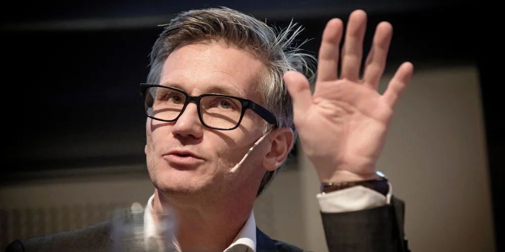Bjørn Erik Thon, likestillings- og diskrimineringsombud, skal lære norske fiskere å oppføre seg. Nå er det utarbeidet en egen kursplan for landets fiskere, sli kat det blir slutt på seksuell trakassering og generell trakassering.