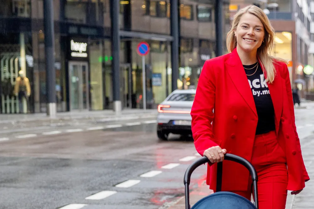 Gründer Madeleine Bjørnestad Røed er tobarnsmor og gründer. Hun mener at alle kvinner bør gjøre det som passer dem best, men at det bør være rom for ikke å «shame» kvinner som har lyst til å gjøre andre ting enn bare å passe baby under barselpermisjonen.