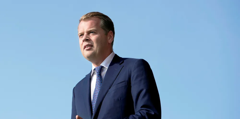 Investor Robert Hvide Macleod has taken a stake in Siglar Carbon.