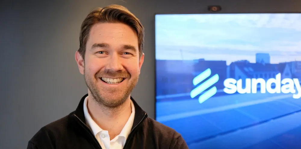 Daglig leder og en av gründerne i Sunday Power, Jonas Ibsen Brynildsrud, forteller til Europower at konseptet med solceller på næringsbygg kombinert med batterier er veldig interessant.
