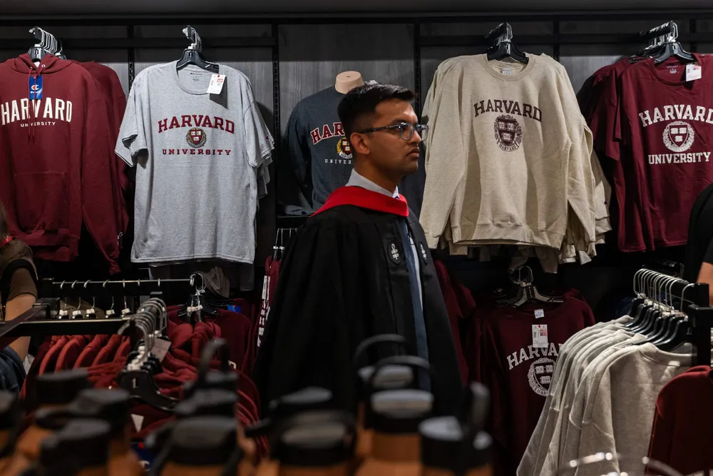 Harvard, et av verdens mest kjente universiteter, er i hardt vær. Men Trump-administrasjonens kamp mot akademia rammer mye bredere.