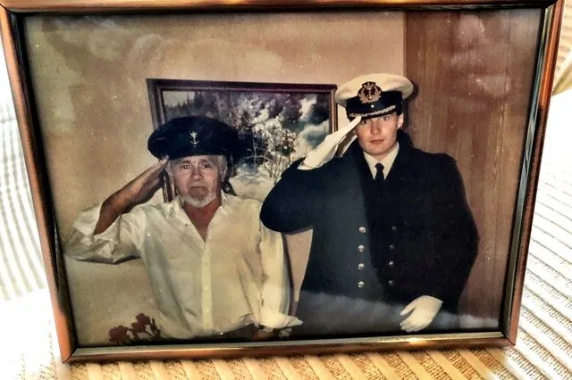 Mikal Olsen Lerøen kom fra Befalsskolen bare dager før pappa Olav Lerøy seilte ut på sin siste ferd.