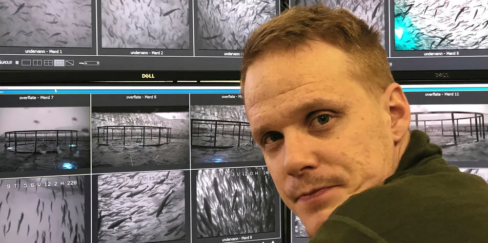 OVERSKUDD: Jon Arne Nygård er hovedtillitsvalgt for de ansatte på sjøsiden hos lakseprodusenten Nova Sea i midtre Nordland. – Vi ønsker å være konkurransedyktig på lønn og vi er i en næring hvor vi kan det med tanke på de overskuddene som er i dag.