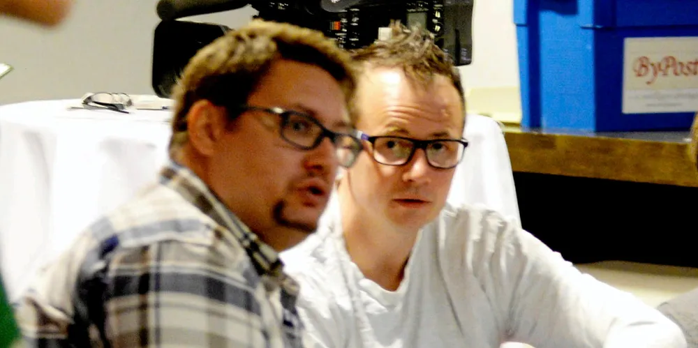 For Glenn Nøstdahl (til høyre) renner pengene inn – formuen ble doblet i fjor. Svoger og strømkompanjong Raymond Henriksen har også formue, men endte med null i utliknet inntekt i fjor.