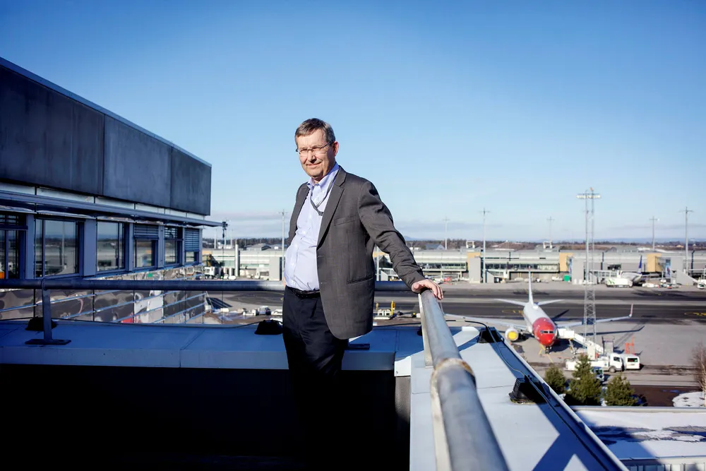 Planlagt langdistansevekst fra Norwegian og andre selskaper gjør at Avinor vil utvide denne delen av flyplassen for tre til fire milliarder kroner. – OSL vil tilrettelegge for flyselskapenes fremtidsplaner. Jeg håper vi kan overbevise Avinor-styret i løpet av året, sier OSL-sjef Øyvind Hasaas. Foto: Javad Parsa