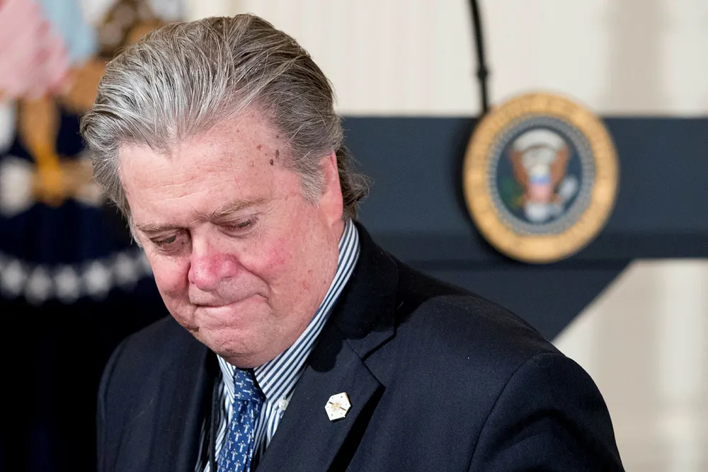 Donald Trumps tidligere rådgiver Steve Bannon kommer med knallhard kritikk av Trump-medarbeidere i en ny bok. Foto: Andrew Harnik