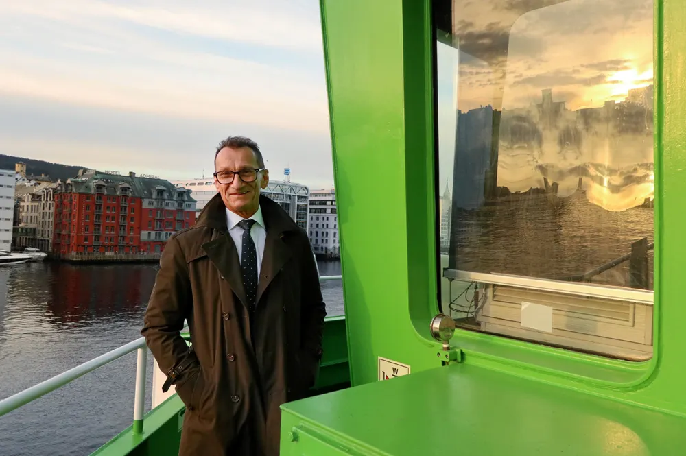 Misje rederi sin «Misje Vita» ved kai i Bergen. Roald Misje er teknisk direktør og reder.