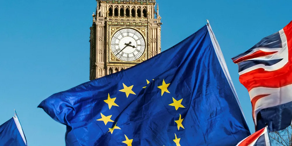 UTFORDRINGER: Britenes utmarsj av EU markeres med at klokkene ringer i Big Ben ved midnatt fredag. Det stiller britene og andre overfor nye utfordringer.