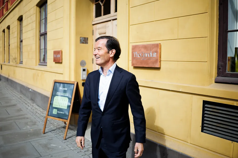 Tidligfaseinvestor Trond Riiber Knudsen merker at mange gründere har fått føle turbulensen på kroppen. Her, på The Conduit Club midt på Tullinløkka, bygger han nettverket sitt etter å ha investert i 120 tidligfaseselskaper.