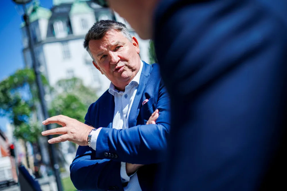 Tor Mikkel Wara (Frp) har aldri hørt at et kommunalt selskap har tatt opp folkefinaniseringslån tidligere og tror ikke det vil skje igjen.