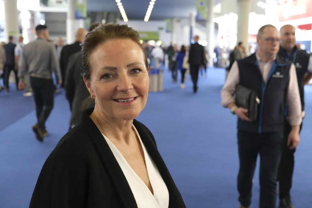Oppdretter Line Ellingsen i Ellingsen Seafood. Her på messen i Barcelona 2025.