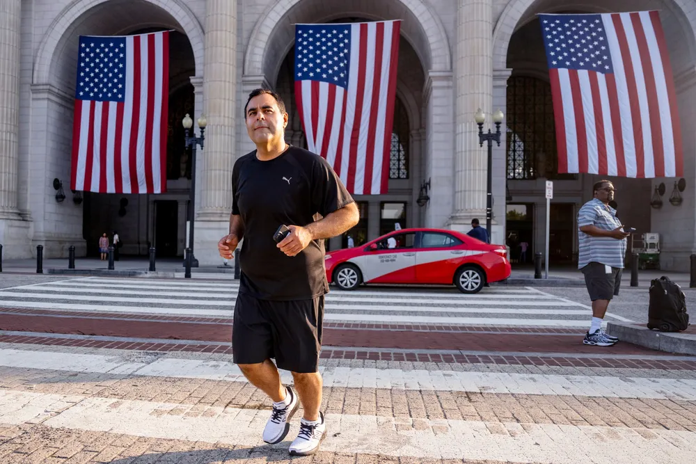 Stortingspresident Masud Gharahkhani tok seg en joggetur under et møte i Washington. På reisen hadde han med seg fem ansatte fra Stortingets administrasjon for å bistå ham og delegasjonen med programmet.