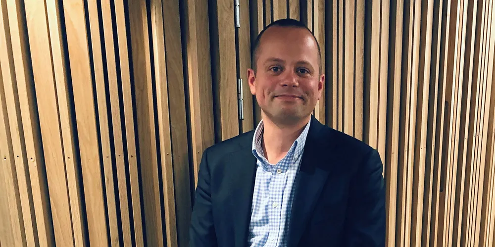 Karsten Henrik Henschien Sprenger (39) er ansatt som ny næringspolitisk rådgiver i Kystrederiene.