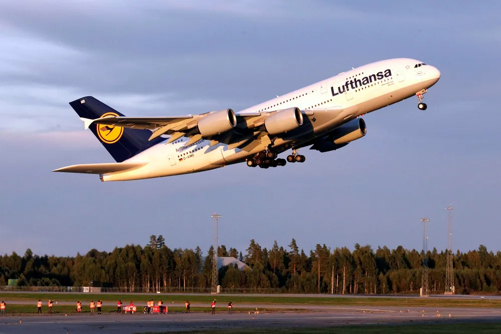 En Airbus A380 fra selskapet Lufthansa ved Oslo Lufthavn Gardermoen i 2010. Foto: Morten Holm / NTB scanpix
