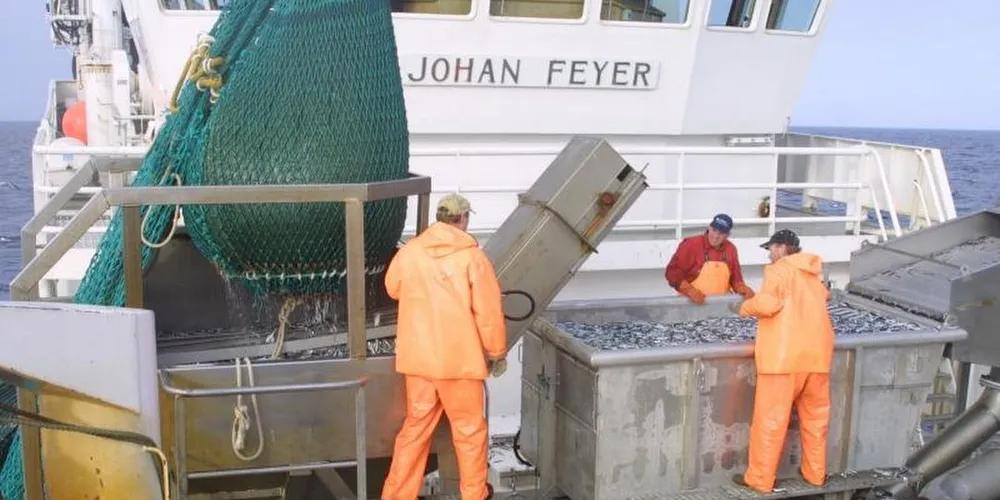 Rederiet Feyer AS og dermed båten "Johan Feyer" er solgt til Eidesvik Fiskeri. Arkivfoto: Kjartan Mæstad.