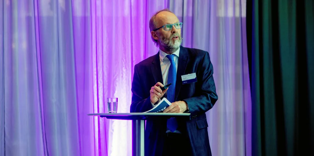 Ulf Winther er tidligere forskningssjef ved Sintef Ocean. Nå jobber han med å hjelpe vanskeligstilte med mat, og oppfordrer sjømatnæringen til å bidra mer.