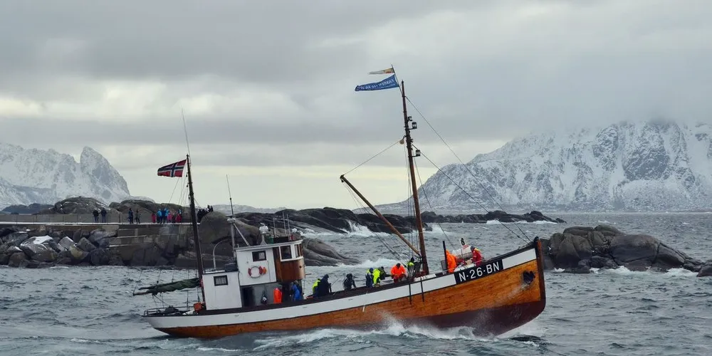 Assisterende direktør i Norges Råfisklag, Svein Ove Haugland, deltok i konkurransen med veteranbåten «Faxsen» under VM i skreifiske. Foto: Frode Adolfsen