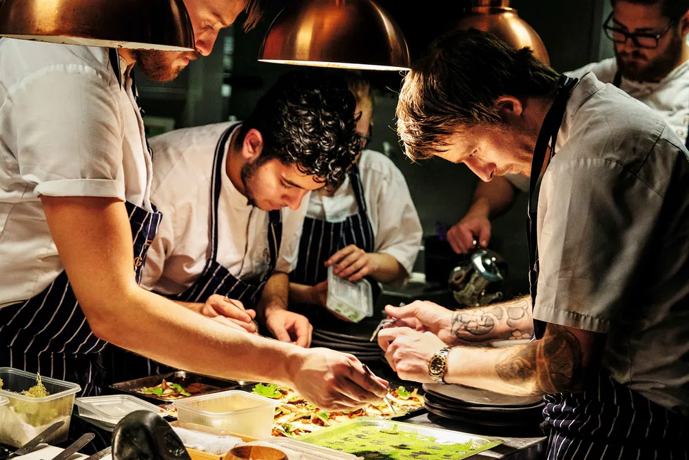 Det jobbes for mye her på restauranten Fagn i Trondheim.