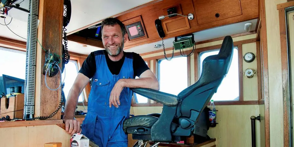 Steinar Bredsand er rekefisker på tråleren «Mostein». Her er han på fiske i Norskerenna utenfor Langesund for et par år siden. Foto: Kjersti Kvile
