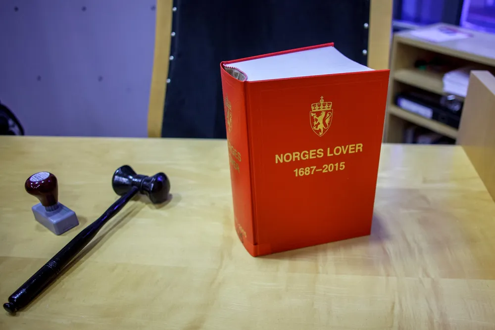 I en ny rapport er særlig advokater og tingrettsdommere sterkt kritiske til kvalitet og kompetanse i landets forliksråd.