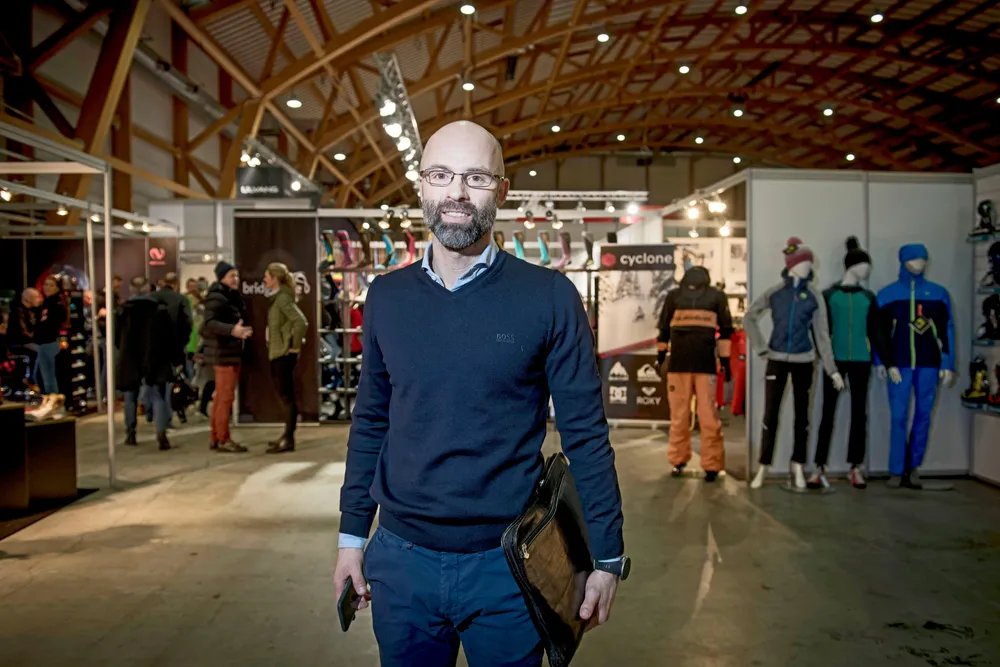 Toppsjef Trond Evald Hansen i Norsk Sportsbransjeforening mener mange leverandører står i en uoversiktlig situasjon nå som Frasers Group har stoppet utbetalinger i XXL.