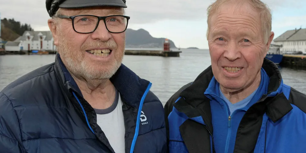 ADVARER: Julius og Ola Dahle (77) fra Trøndelag advarer mot raudåtefangst. Nylig var de på Sunnmøre for å kjøpe utstyr og lettbåt til etablert og ny aktivitet.