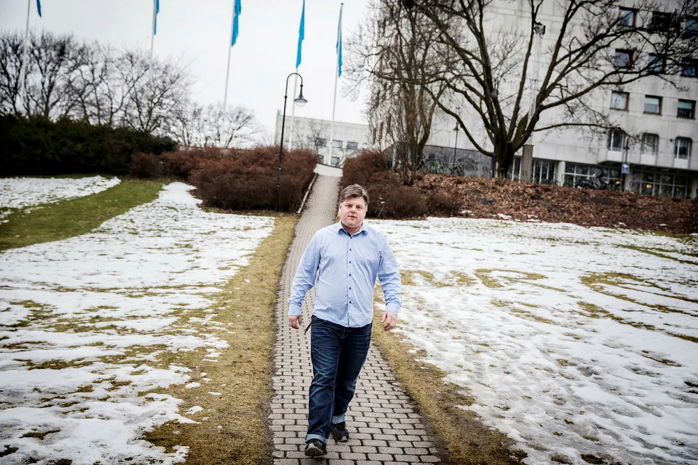 – Vi har i ni år forsøkt å få NRK til å rette opp dette. Jeg har ikke tall på hvor mange møter vi har hatt og hvor mange sjefer vi har utfordret. Vi har også tatt det direkte med kringkastingssjefen, uten å lykkes. Da har vi ikke noe annet valg enn å gå til Arbeidstilsynet, sier klubbleder Richard Aune i Journalistlaget i NRK. Foto: Per Thrana