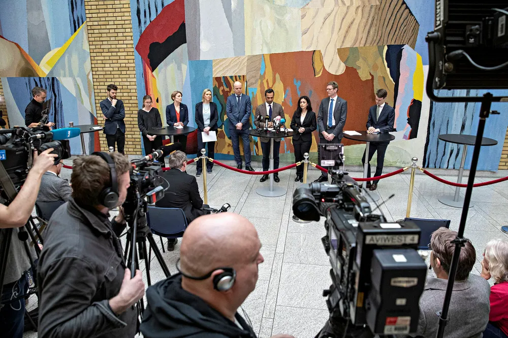 Mandag morgen la alle partiene i finanskomiteen frem et forlik i Vandrehallen på Stortinget.