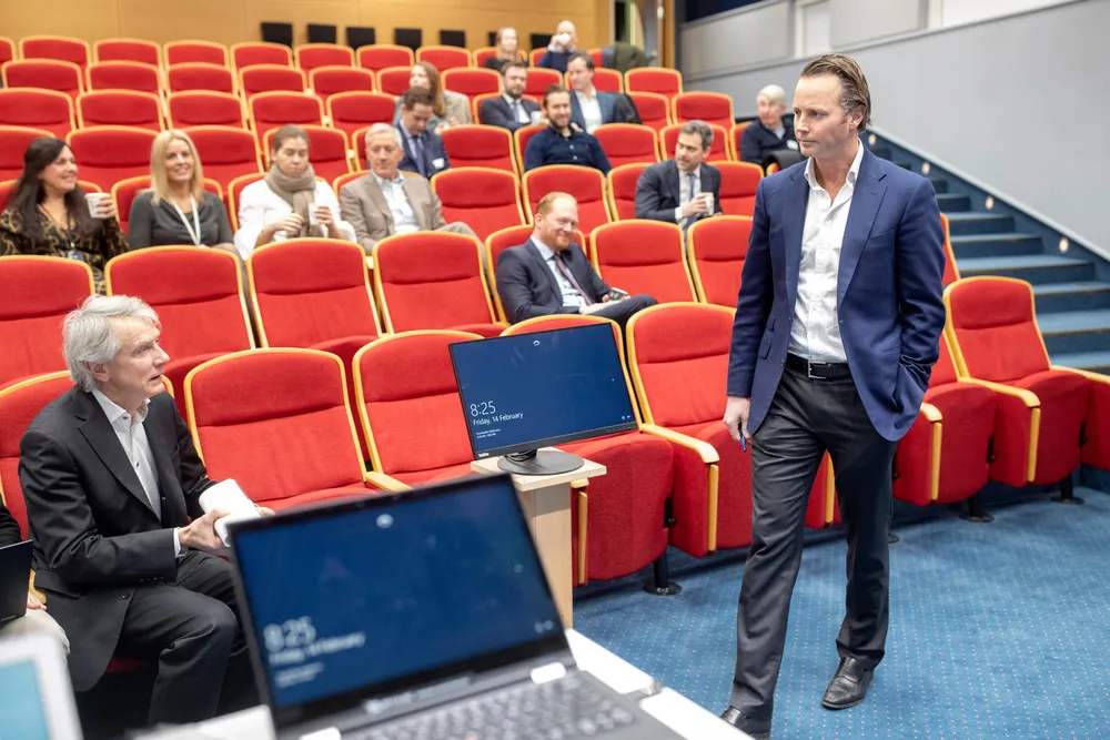 – Disposisjonene skyldes ingen forskjellsbehandling, forfordeling eller mangel på prinsipper om armlengdes avstand, skriver rederisjef Thomas Wilhelmsen i en epost.