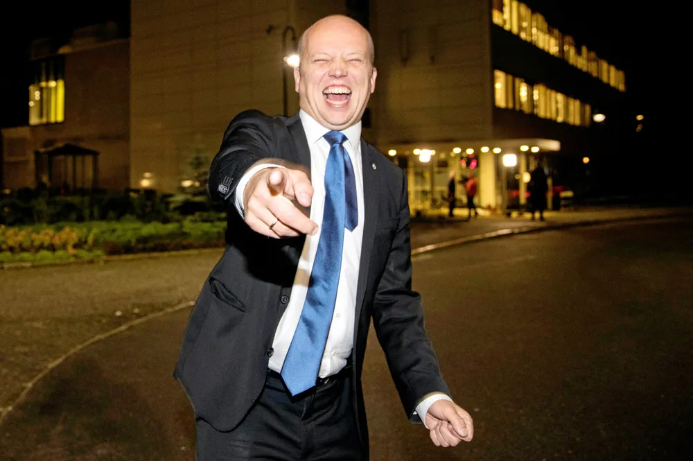 Finansminister Trygve Slagsvold Vedum kan le hele veien til banken. De siste seks årene har det offentlige hatt 330 milliarder kroner i inntekter fra kraftsektoren.