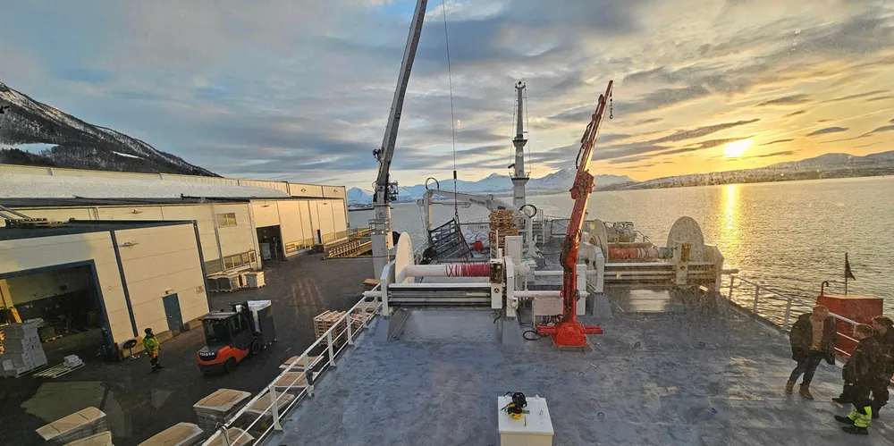 «K. Nyvoll» på 53,2 meter ved fryseterminalen i Tromsø onsdag 6. mars, fullastet med snøkrabber.